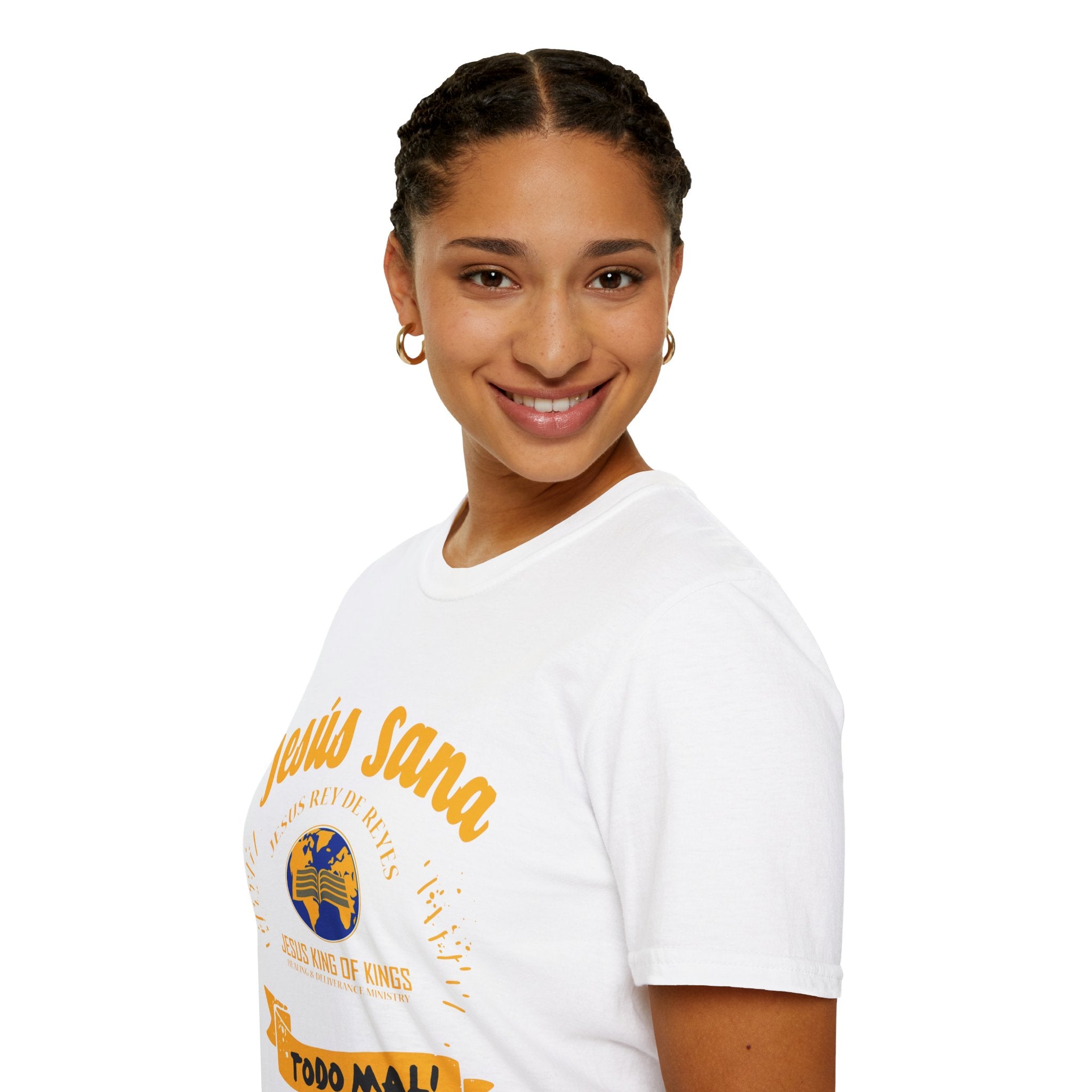 Jesús Sana Todo Mal T-Shirt — Spanish Christian Faith Tee (Jesus King of Kings)