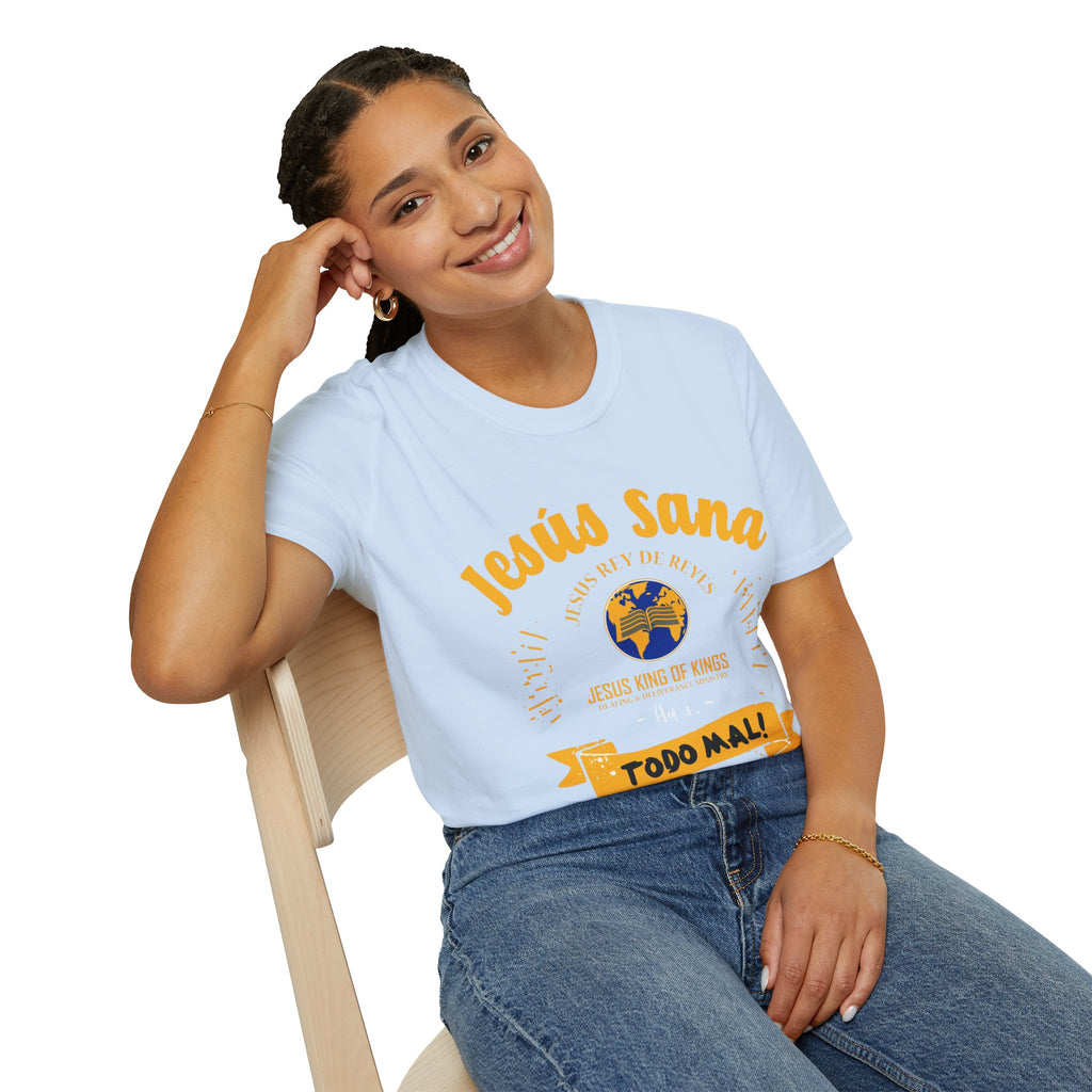 Jesús Sana Todo Mal T-Shirt — Spanish Christian Faith Tee (Jesus King of Kings)