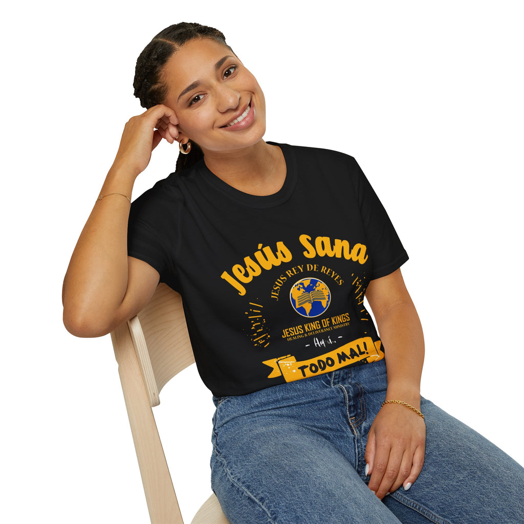 Jesús Sana Todo Mal T-Shirt — Spanish Christian Faith Tee (Jesus King of Kings)