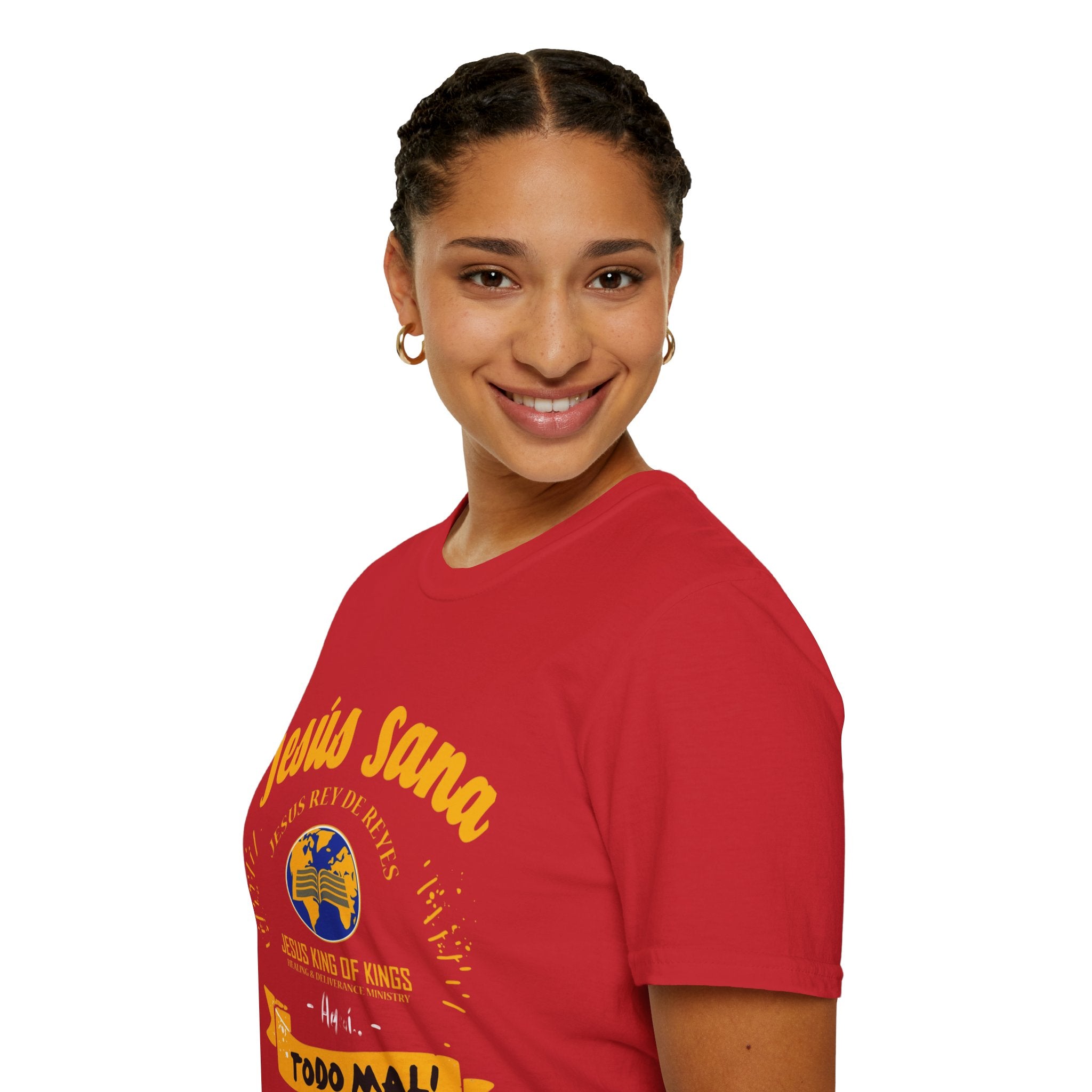 Jesús Sana Todo Mal T-Shirt — Spanish Christian Faith Tee (Jesus King of Kings)