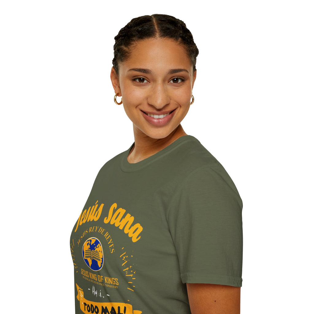 Jesús Sana Todo Mal T-Shirt — Spanish Christian Faith Tee (Jesus King of Kings)
