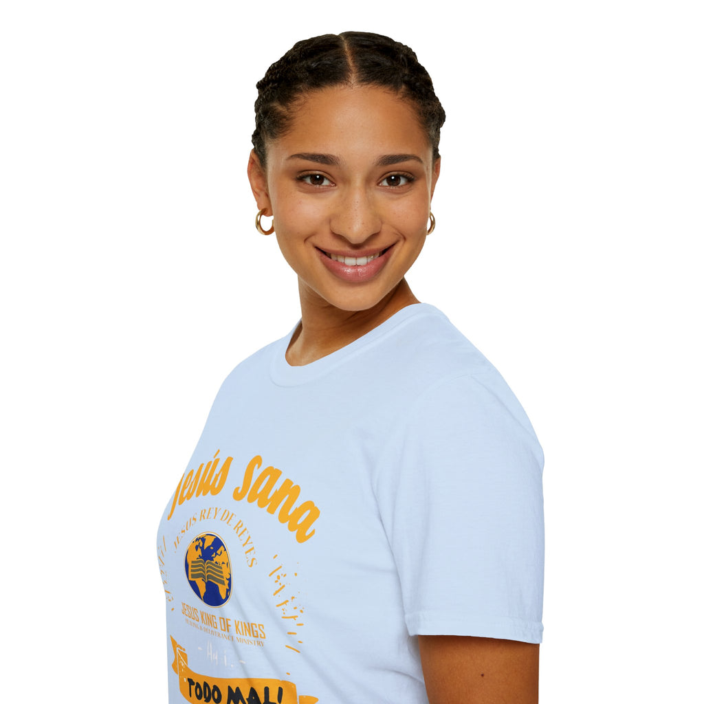 Jesús Sana Todo Mal T-Shirt — Spanish Christian Faith Tee (Jesus King of Kings)