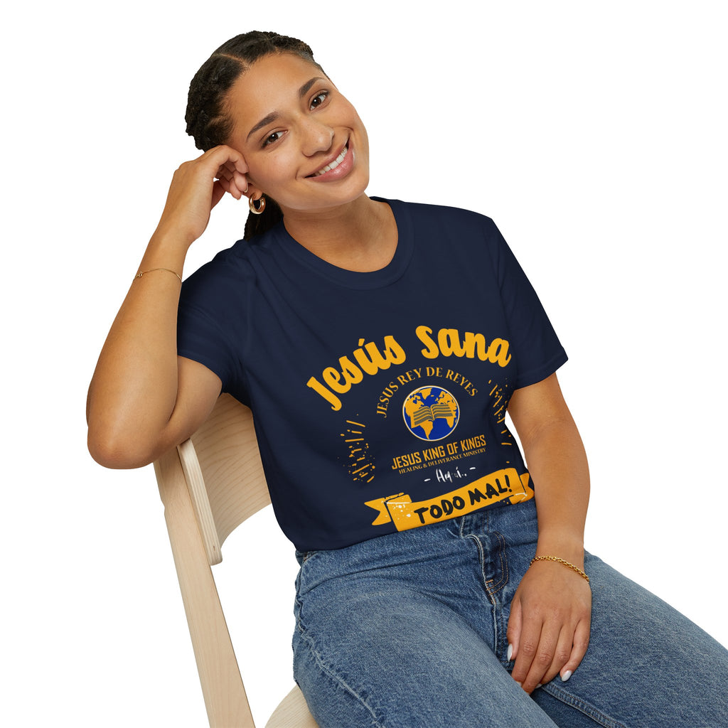 Jesús Sana Todo Mal T-Shirt — Spanish Christian Faith Tee (Jesus King of Kings)