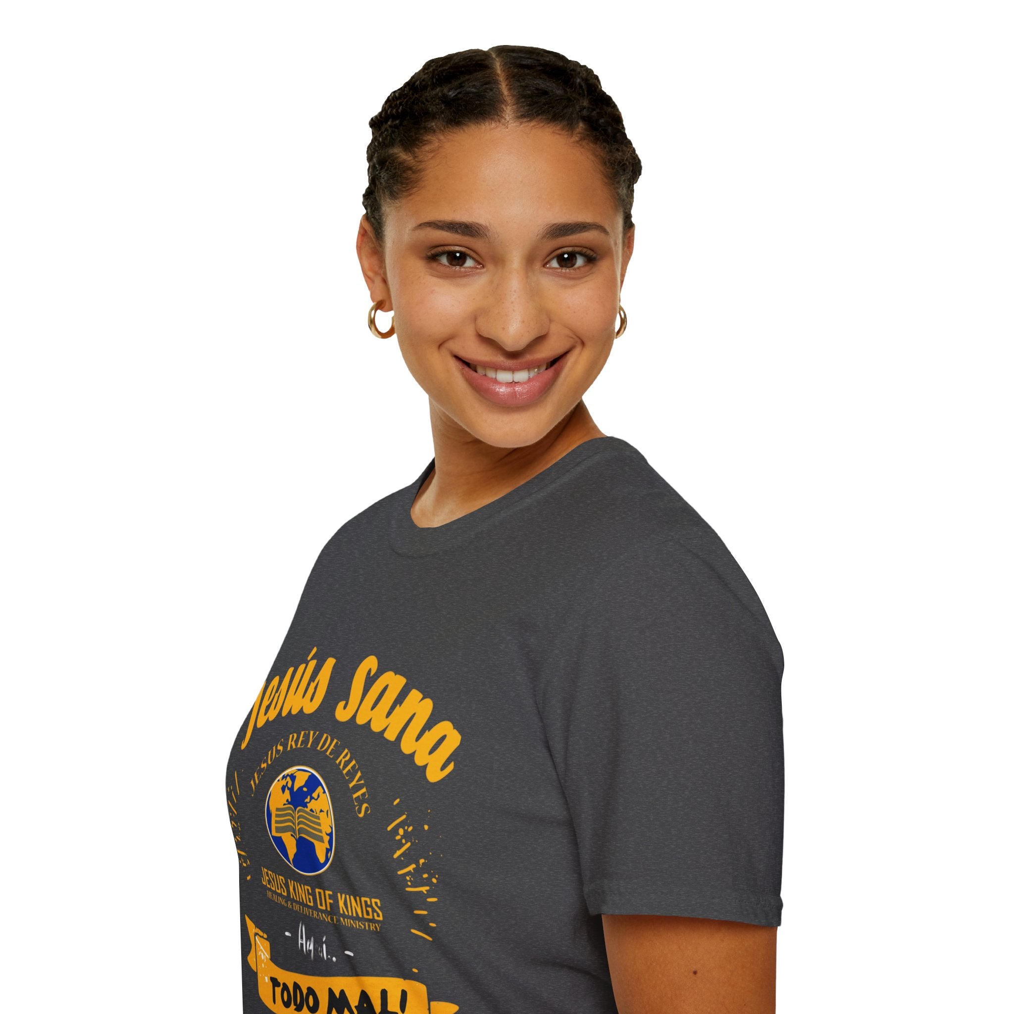Jesús Sana Todo Mal T-Shirt — Spanish Christian Faith Tee (Jesus King of Kings)