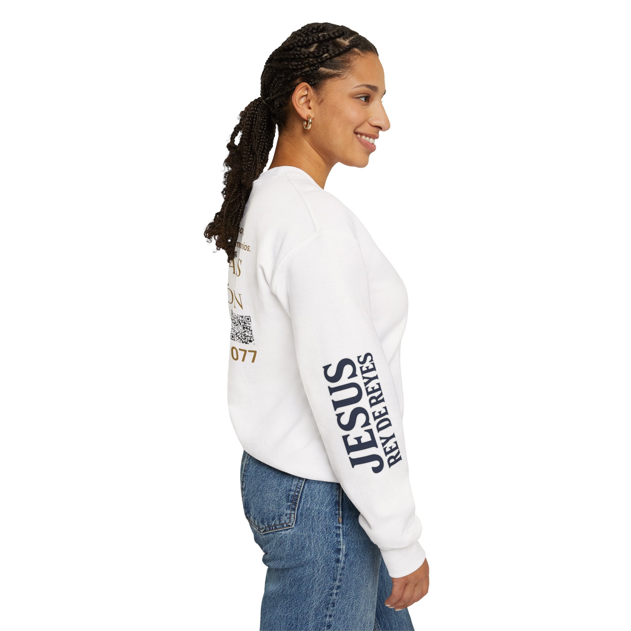 Christian Jesus Is Lord Crewneck Sweatshirt — "¿Necesitas Libertad / Liberación?" Spiritual Outreach Design
