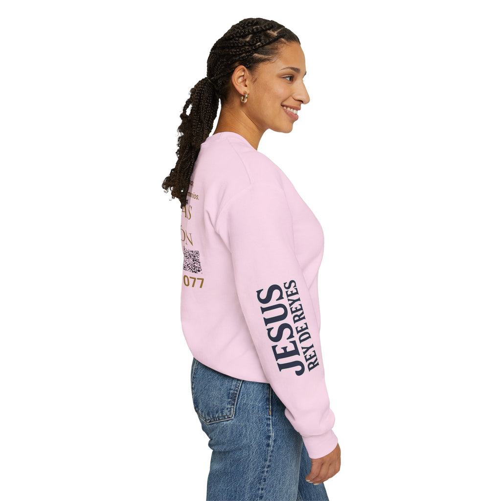 Christian Jesus Is Lord Crewneck Sweatshirt — "¿Necesitas Libertad / Liberación?" Spiritual Outreach Design