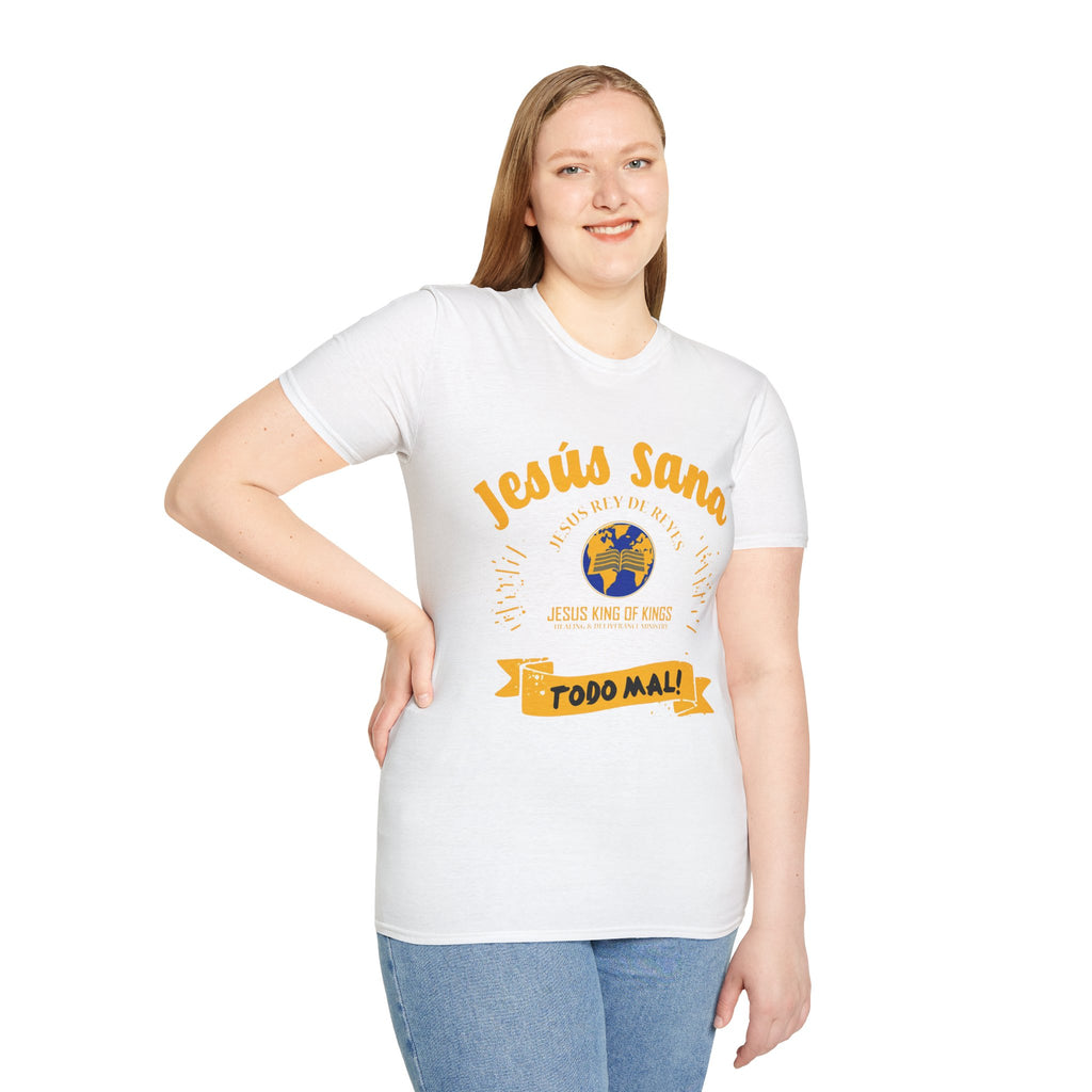Jesús Sana Todo Mal T-Shirt — Spanish Christian Faith Tee (Jesus King of Kings)