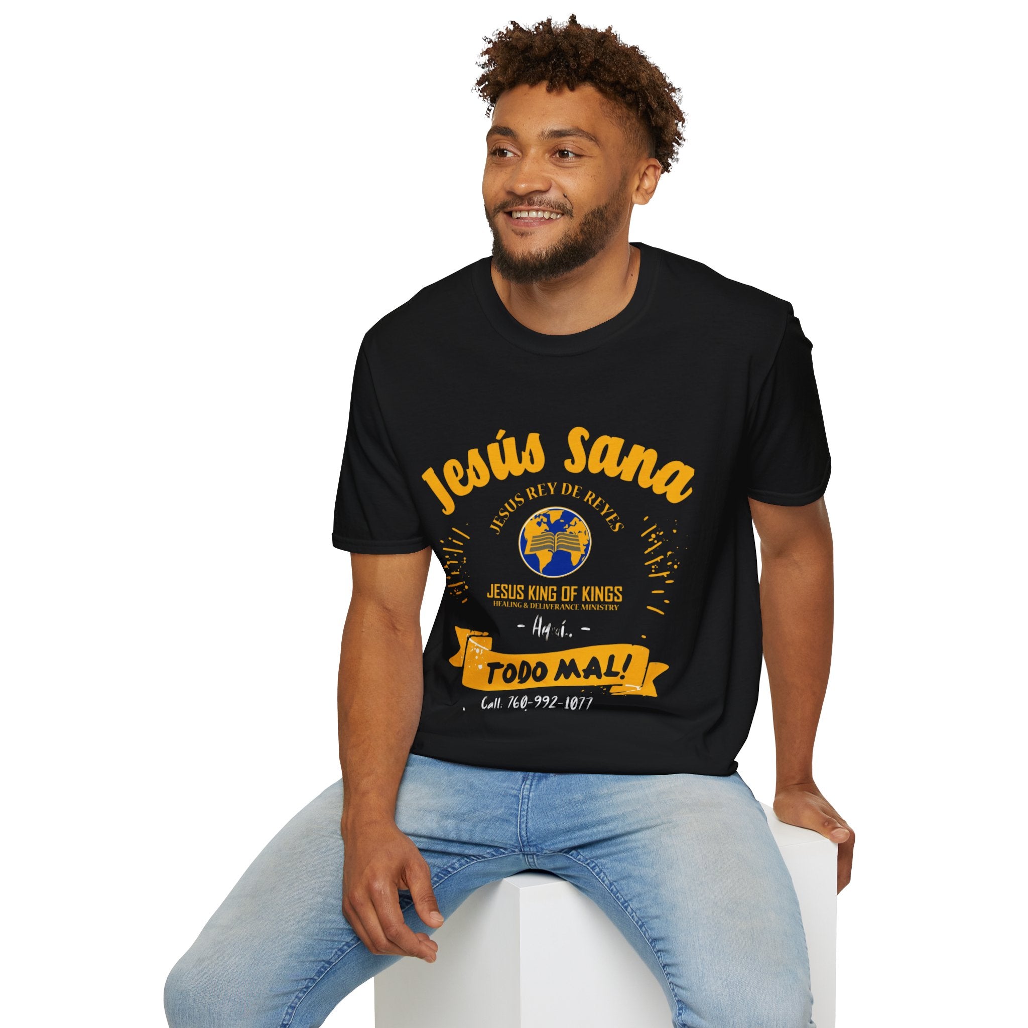 Jesús Sana Todo Mal T-Shirt — Spanish Christian Faith Tee (Jesus King of Kings)