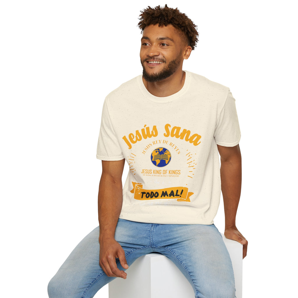 Jesús Sana Todo Mal T-Shirt — Spanish Christian Faith Tee (Jesus King of Kings)