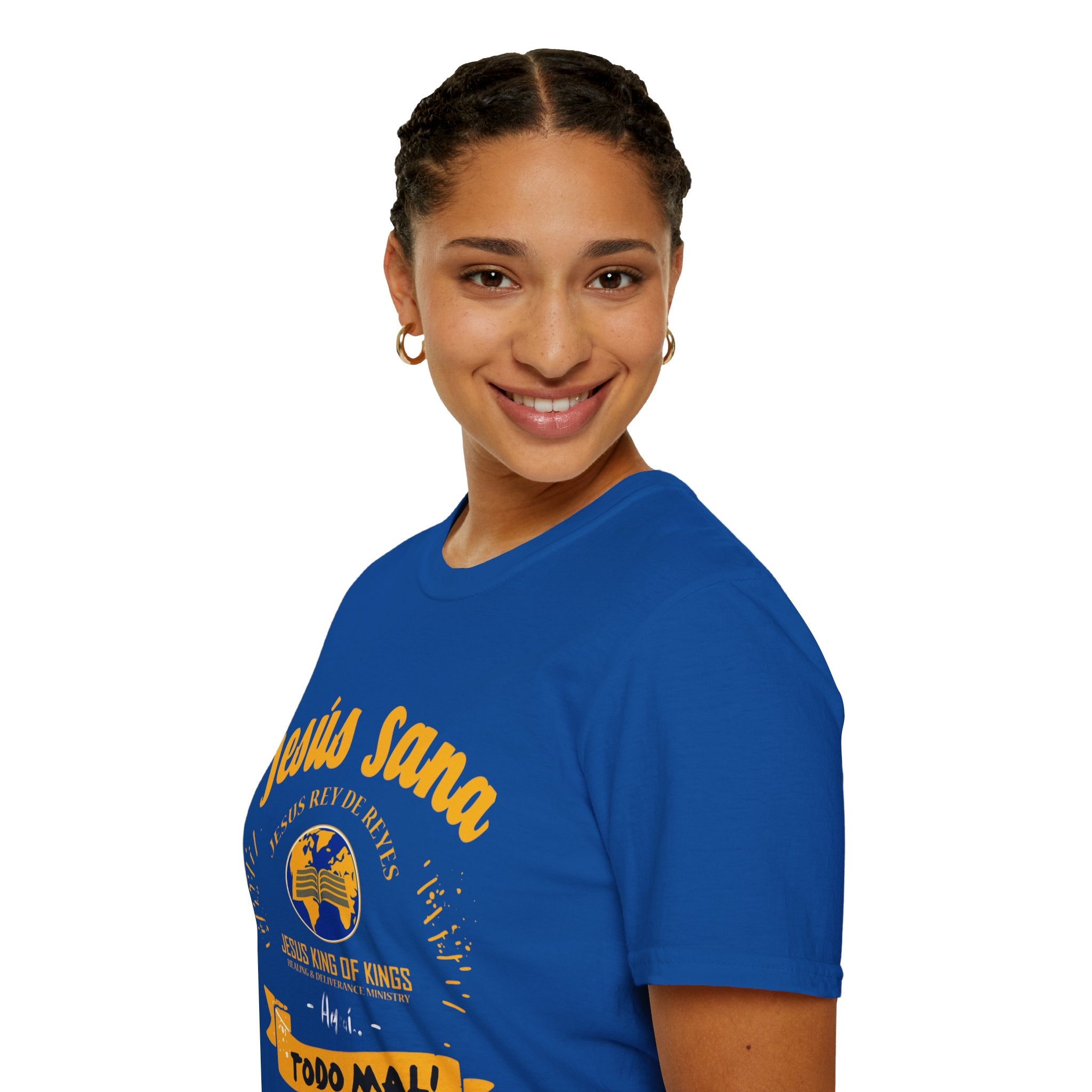 Jesús Sana Todo Mal T-Shirt — Spanish Christian Faith Tee (Jesus King of Kings)