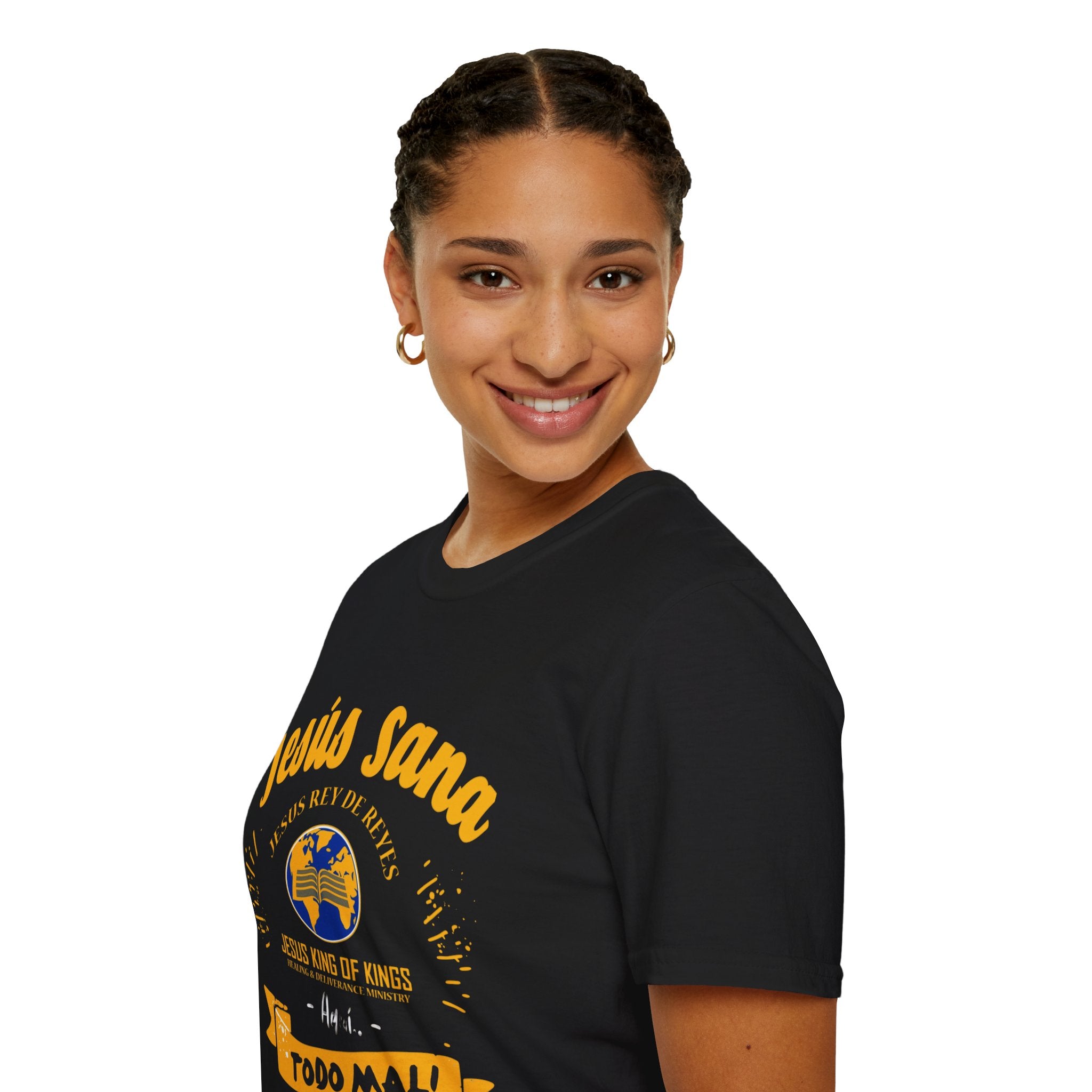 Jesús Sana Todo Mal T-Shirt — Spanish Christian Faith Tee (Jesus King of Kings)