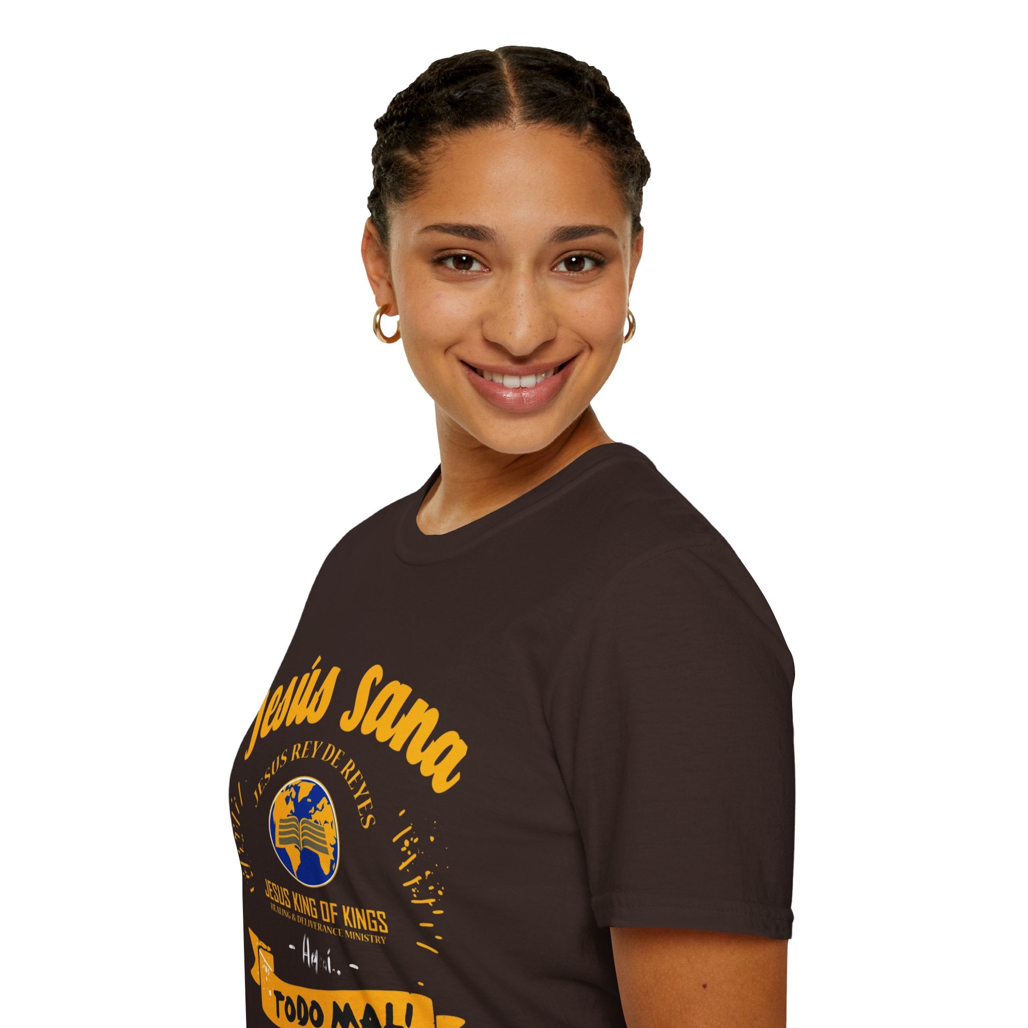 Jesús Sana Todo Mal T-Shirt — Spanish Christian Faith Tee (Jesus King of Kings)